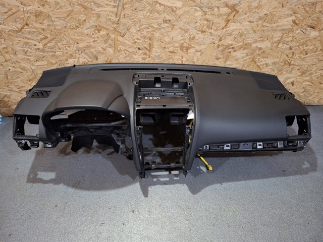 SUBARU 66040FJ030 Панель салона передняя "торпедо" в наличии Черновцы
