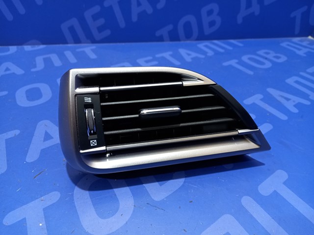 Решетка вентиляции салона на "торпедо", левая 66110AN13A SUBARU