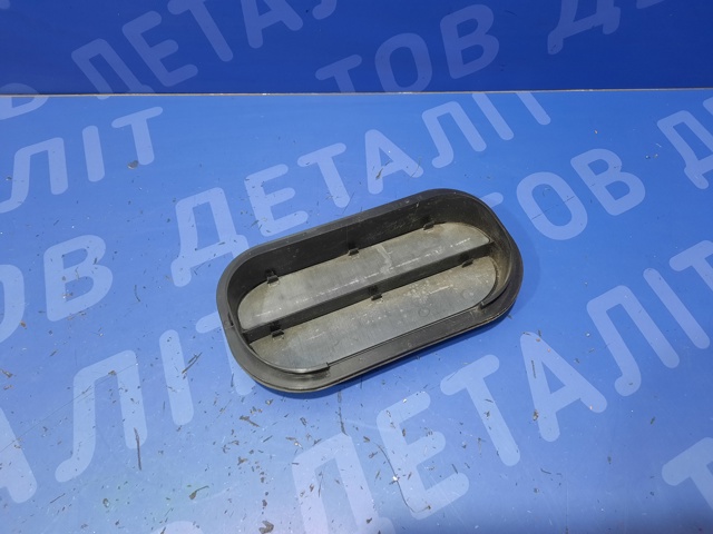Решетка задняя вентиляции салона, левая 6R0819465C VAG