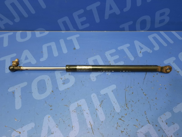 Амортизатор задней двери 8180065820 SUZUKI