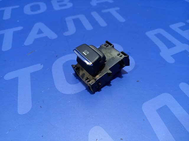 Кнопка стеклоподъемника передняя правая 83071FL310 SUBARU