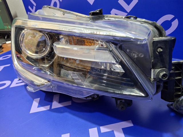 SUBARU 84002AL10A Фара правая в наличии Ирпень