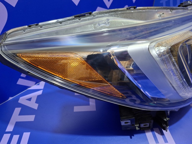84002AL10A SUBARU Правая фара купить в Чернигов