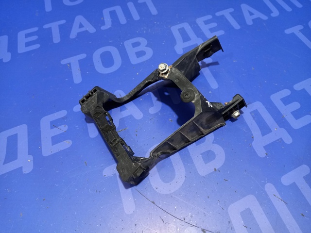 84927SG020 SUBARU Кронштейн крепления противотуманной фары правой купить в Житомир