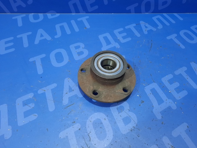 Задняя шпиндель 8V0598611A VAG