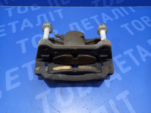 Супорт тормзной 8V0615123D VAG