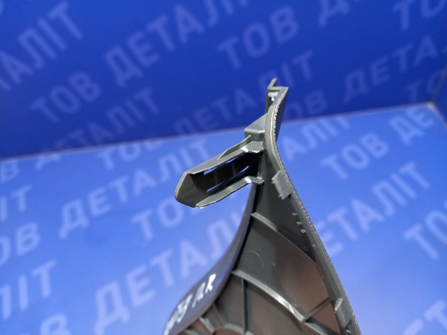 Крышка боковая панели "торпедо", правая 94515569 GM