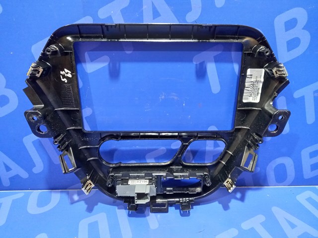 94515587 GM Накладка на торпедо купить в Чернигов