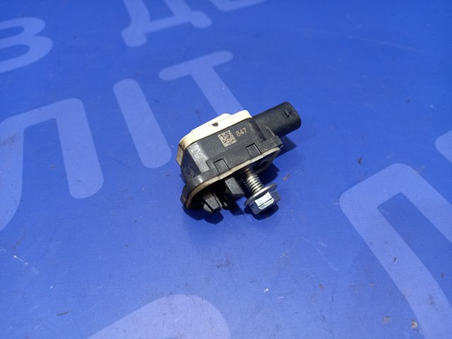 Датчик Айрбег передний 98237SJ030 SUBARU