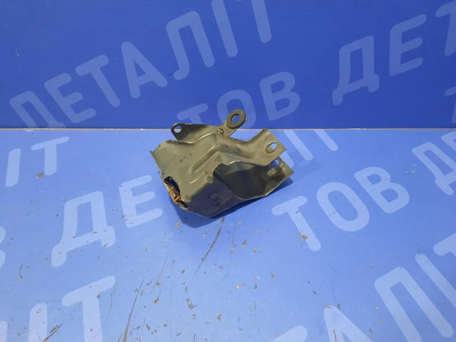 MERCEDES A2116203931 Кронштейн бампера переднего левый в наличии Киев