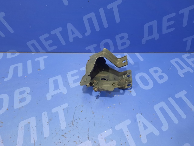 Кронштейн усилителя переднего бампера A2116204031 MERCEDES