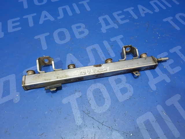 Рампа форсунок системы впрыска топлива L3G213150 MAZDA