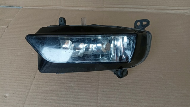 Правая противотуманная фара 8T0941700G VAG