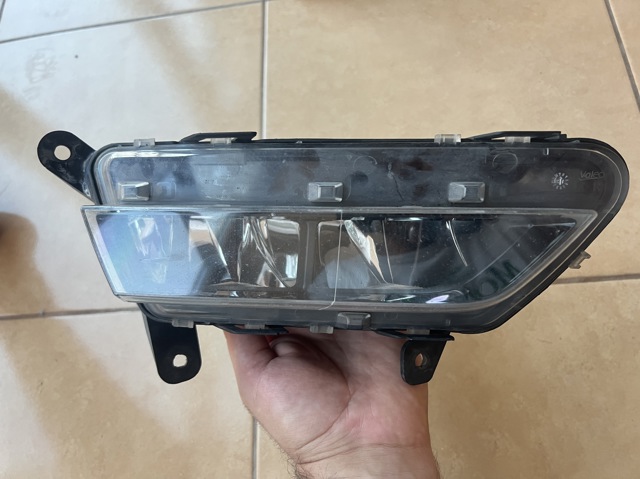 Туманка правая 95B941700C PORSCHE