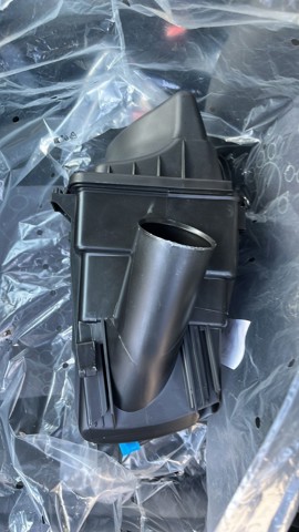  Корпус воздушного фильтра 00001427J6 PEUGEOT