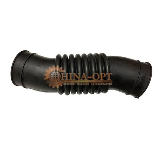 1016000588 Geely патрубок воздушный, выход воздушного фильтра