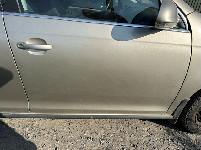 1K5831106F VAG Панель-щека двери передней правой купить в Каменское