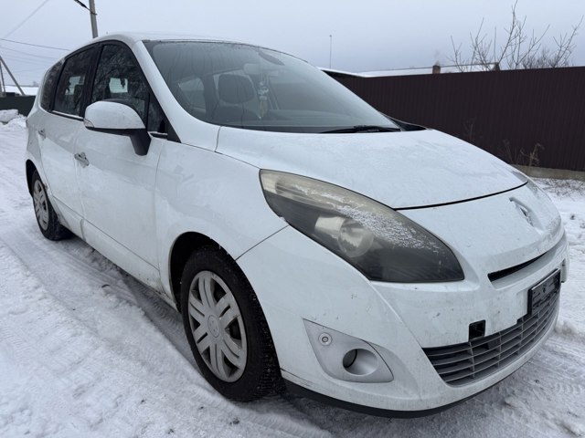 Правая блок фара 260108250R RENAULT