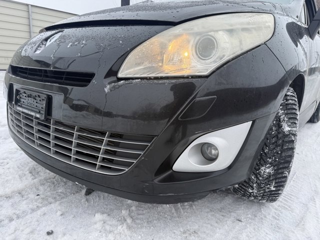 Фара левая 260607549R RENAULT
