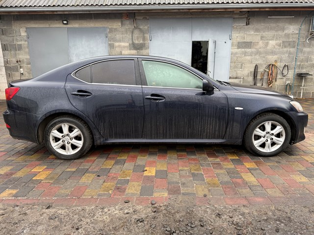 Пассажирская передняя дверь 6711153020 TOYOTA