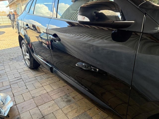 Пассажирская передняя дверь 801006560R RENAULT