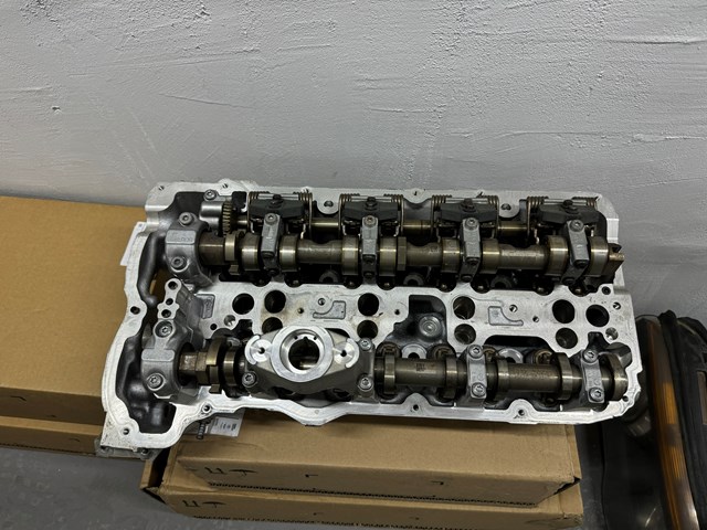 Головка блока цилиндров (ГБЦ) 11122118167 BMW
