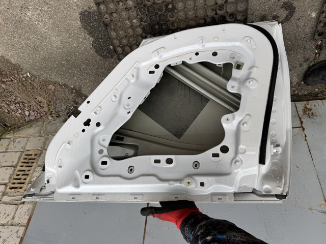 41009625100 BMW Дверь задняя правая купить в Запорожье