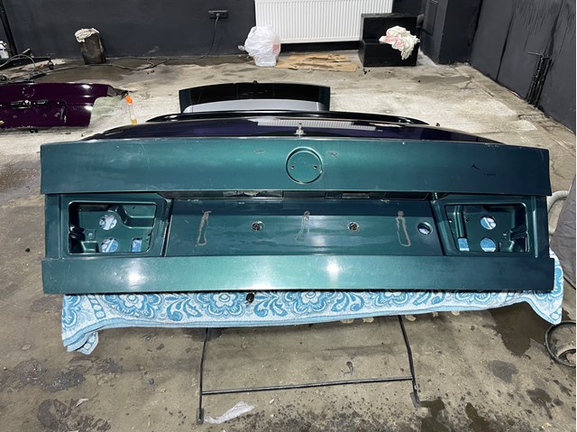 Дверь задняя багажная 41622267207 BMW