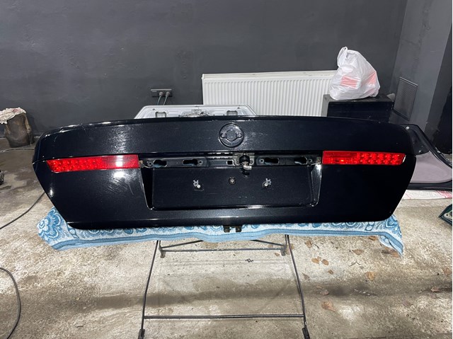 Крышка багажника 41627049252 BMW