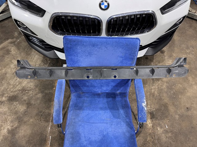 BMW 51128223270 Кронштейн бампера заднего центральный в наличии Харьков