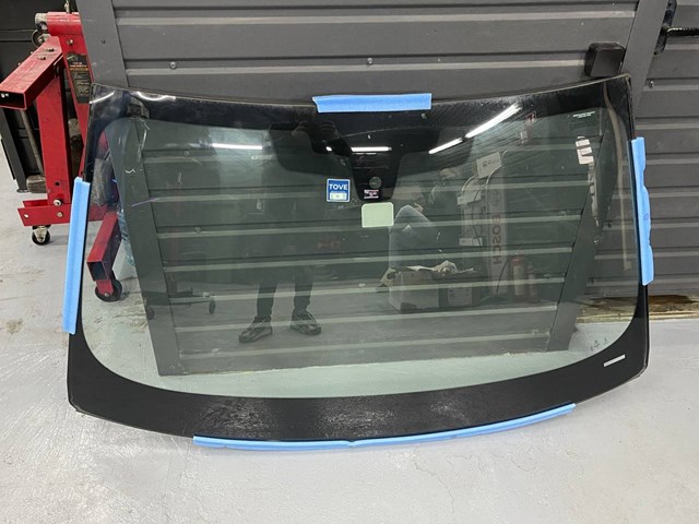 Лобовое стекло 51317388742 BMW