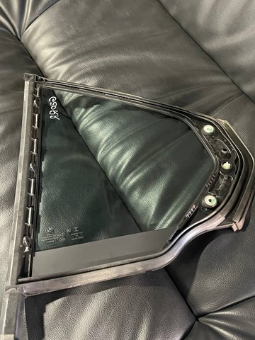 Стекло кузова/багажного отсека, правое 51357425084 BMW