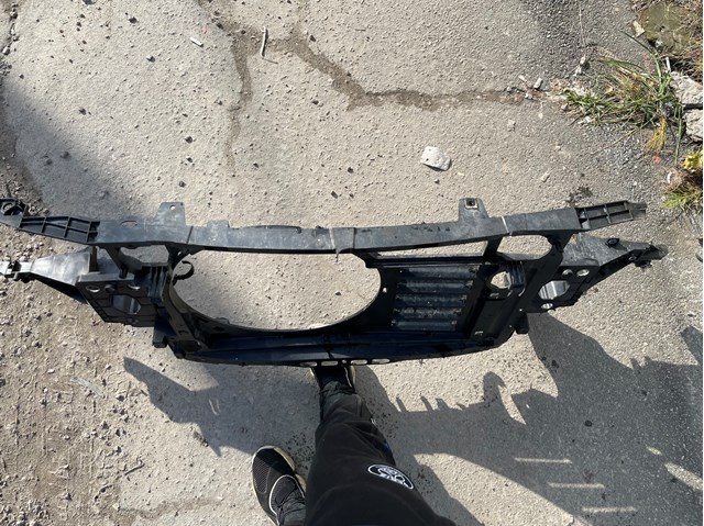 BMW 51717147912 Суппорт радиатора в сборе (монтажная панель крепления фар) в наличии Ровно