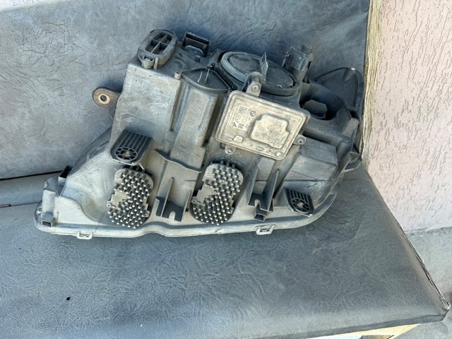 63117277004 BMW Правая фара купить в Николаев