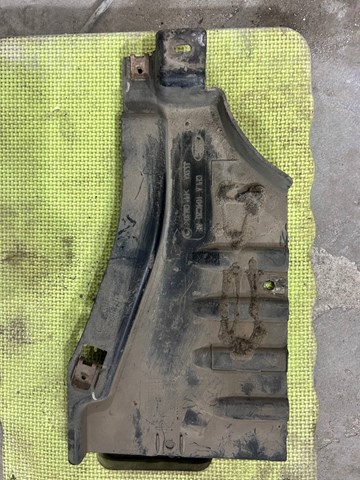 Защита днища, правая LR137755 LAND ROVER