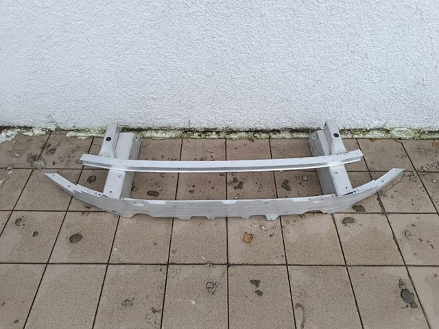 Буфер бампера переднего 51117399912 BMW