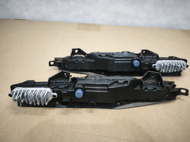 PORSCHE 95B807221AK в наличии Хмельницкий