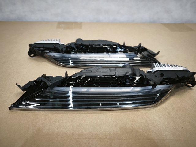 PORSCHE 95B827530AF в наличии Черкассы