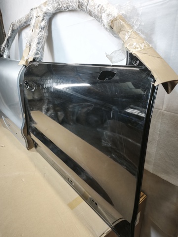 Пассажирская передняя дверь 95B831022GRV PORSCHE