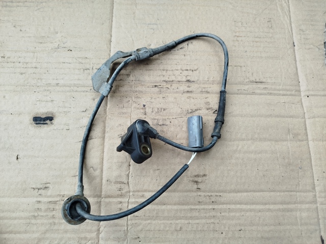 Передний правый датчик АБС GE7C4370XB MAZDA