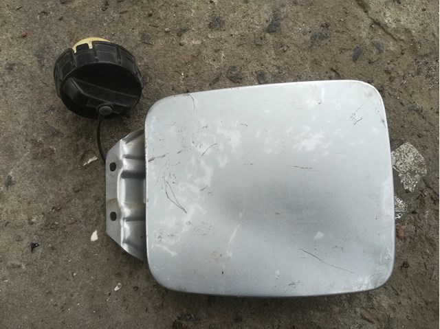 Лючок (дверца) бензобака MR954514 MITSUBISHI