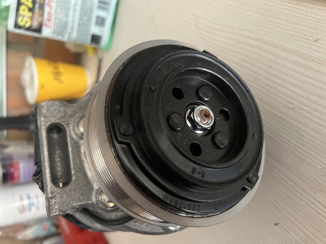 64525A112E1 BMW Компрессор кондиционера купить в Чернигов