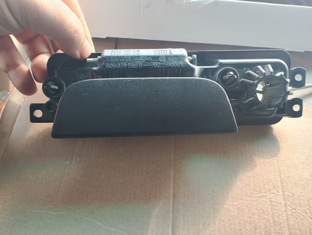Ручка задней (распашной) двери, правая наружная 806079586R RENAULT