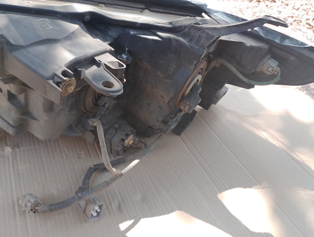 8113060N10 TOYOTA Фара правая купить в Николаев