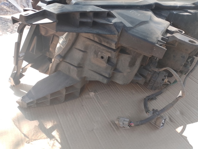 8113060N10 Правая фара купить Черкассы