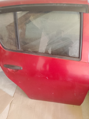 Дверь пассажирская задняя правая 821008795R RENAULT