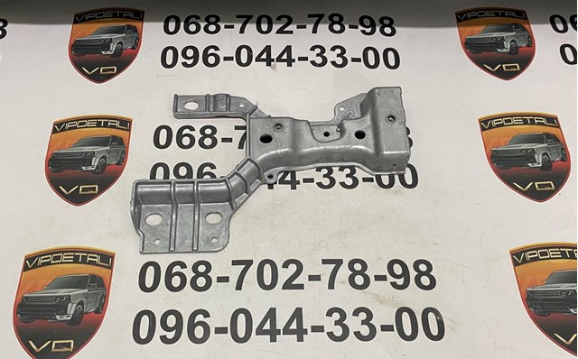 Крепление бампера переднего LR143160 LAND ROVER