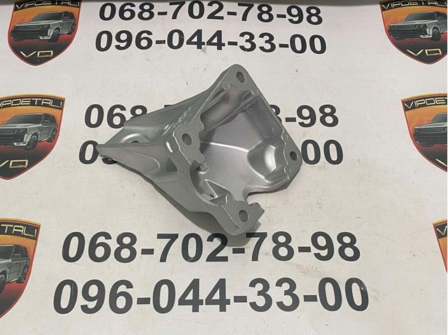 Кронштейн подушки (опоры) двигателя, правой T4A1039 JAGUAR