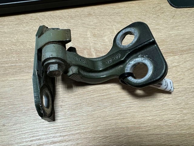 LR003087 Петля двери задней правой купить Каменское