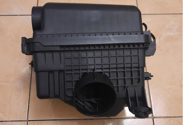  Корпус воздушного фильтра 28110F2400 MARKET (OEM)
